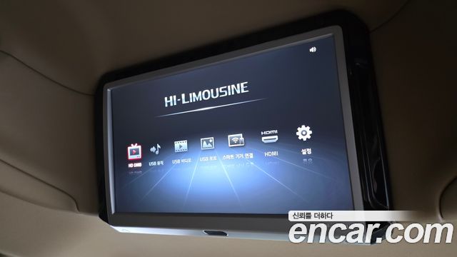 Kia Carnival 9-Seater Hi-Limousine Noblesse Special 2019 — фото 19