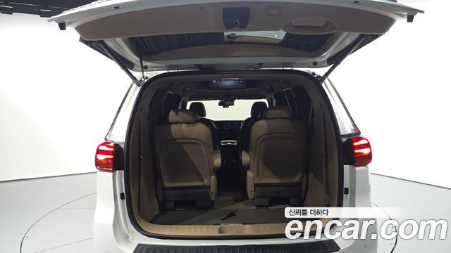 Kia Carnival 9-Seater Hi-Limousine Noblesse Special 2019 — фото 20
