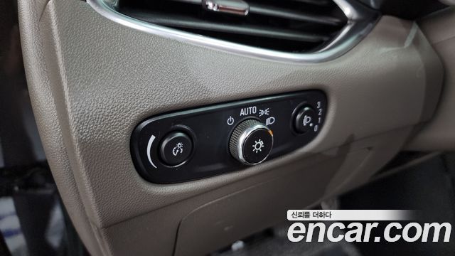 Chevrolet Malibu 1.8 Hybird LT Deluxe 2017 — фото 28