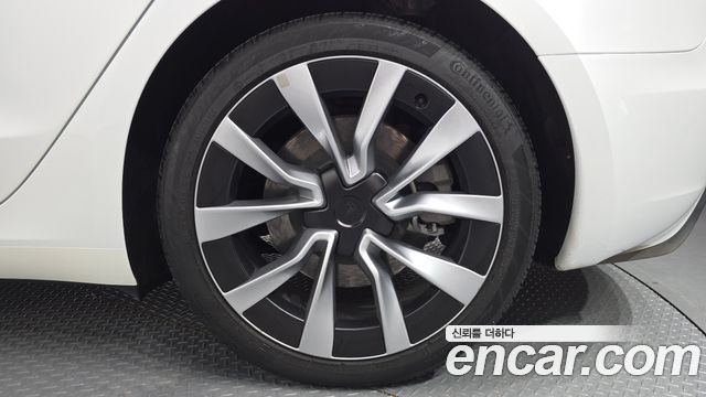 Tesla Model 3 Long Range AWD 2024 — фото 21