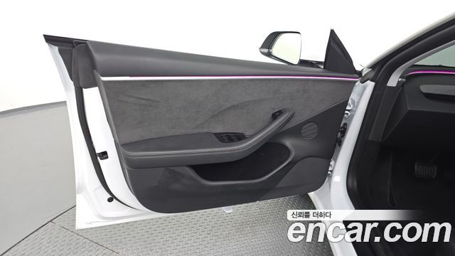 Tesla Model 3 Long Range AWD 2024 — фото 24