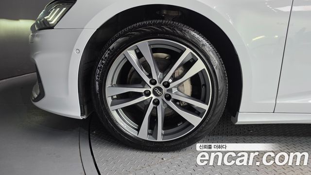 Audi A6 (C8) 40 TDI Premium 2023 — фото 5