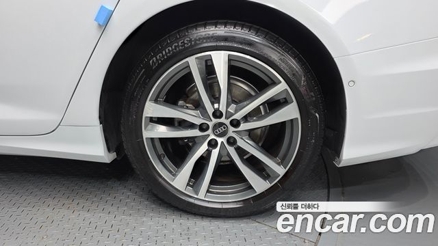 Audi A6 (C8) 40 TDI Premium 2023 — фото 21