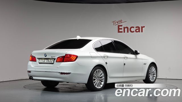 BMW 5 Series (F10) 528i Luxury Plus 2015 — фото 2