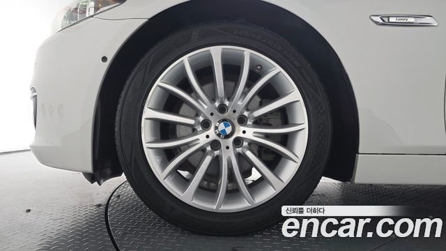 BMW 5 Series (F10) 528i Luxury Plus 2015 — фото 5