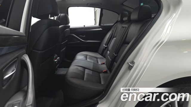 BMW 5 Series (F10) 528i Luxury Plus 2015 — фото 16