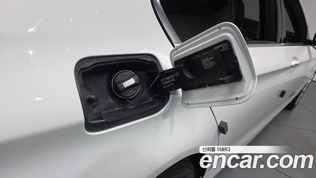 BMW 5 Series (F10) 528i Luxury Plus 2015 — фото 34