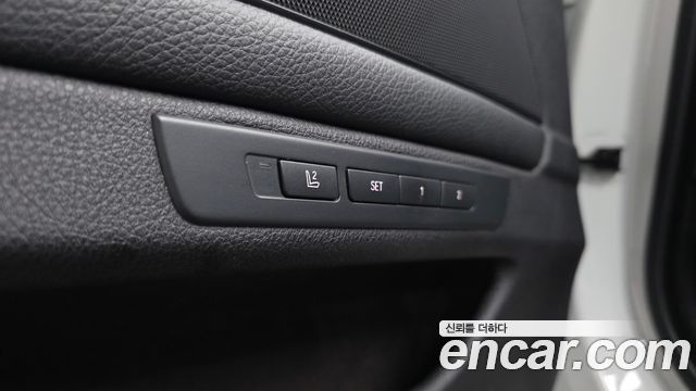 BMW 5 Series (F10) 528i Luxury Plus 2015 — фото 39