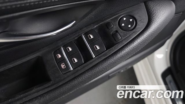 BMW 5 Series (F10) 528i Luxury Plus 2015 — фото 40
