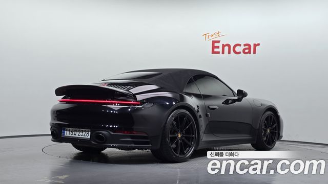 Porsche 911 (992) Carrera 4 Cabriolet 2021 — фото 2