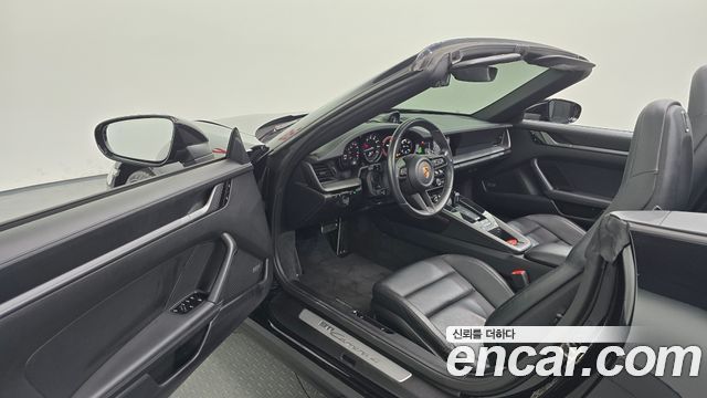 Porsche 911 (992) Carrera 4 Cabriolet 2021 — фото 10