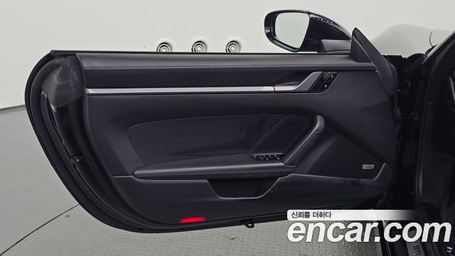 Porsche 911 (992) Carrera 4 Cabriolet 2021 — фото 24