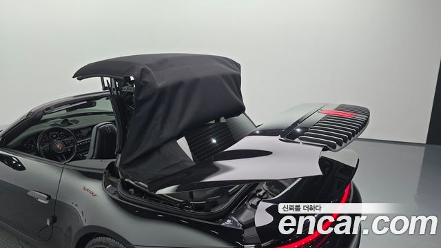 Porsche 911 (992) Carrera 4 Cabriolet 2021 — фото 35