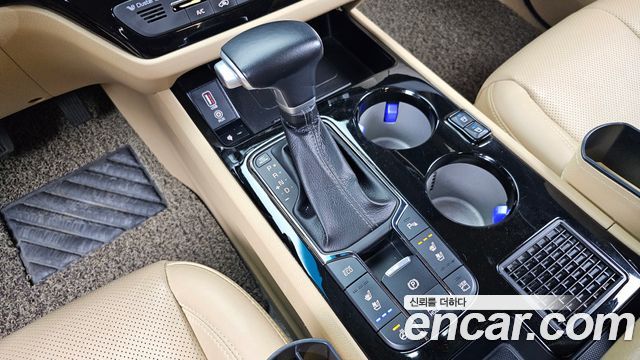 Kia Carnival Gasoline 9-Seater Hi-Limousine Noblesse Special 2019 — фото 9