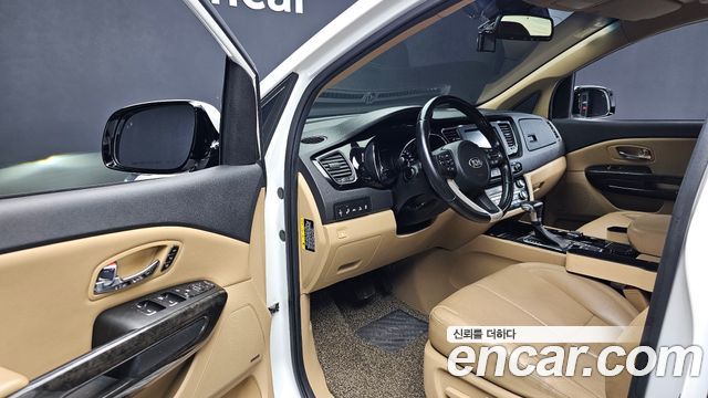 Kia Carnival Gasoline 9-Seater Hi-Limousine Noblesse Special 2019 — фото 10