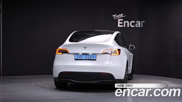 Tesla Model Y RWD 2024 — фото 4