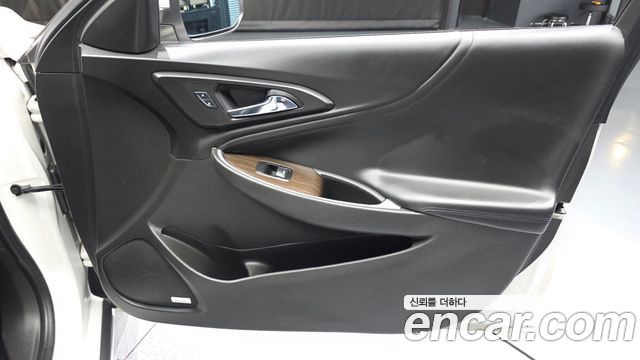 Chevrolet Malibu 2.0 Turbo LTZ Premium 2017 — фото 24