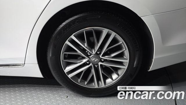 Hyundai Grandeur (IG) 3.0 LPi Modern Basic (Rental Car) 2019 — фото 21