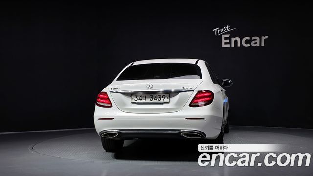 Mercedes-Benz E-Class (W213) E300 4MATIC Avnatgarde 2018 — фото 4