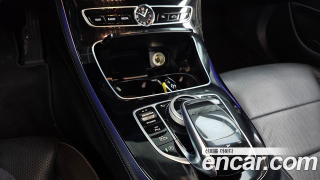 Mercedes-Benz E-Class (W213) E300 4MATIC Avnatgarde 2018 — фото 9
