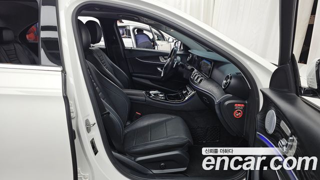 Mercedes-Benz E-Class (W213) E300 4MATIC Avnatgarde 2018 — фото 11