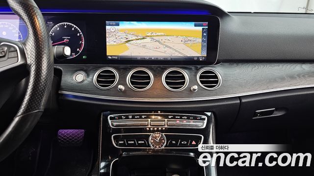Mercedes-Benz E-Class (W213) E300 4MATIC Avnatgarde 2018 — фото 14