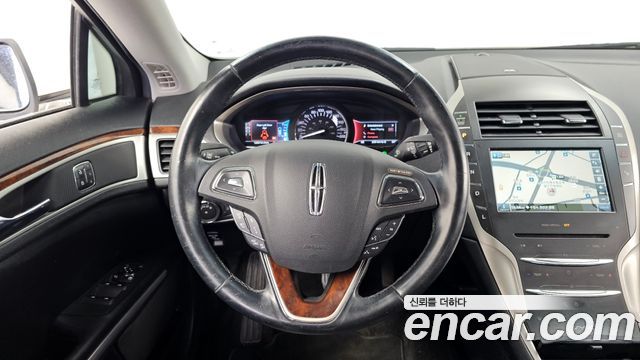 Lincoln MKZ Hybrid 2nd 2016 — фото 13