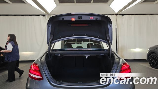 Mercedes-Benz E-Class (W213) E250 Avantgarde 2020 — фото 24