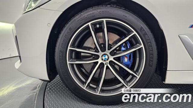 BMW 5 Series (G30) 520i M Sport 2023 — фото 5