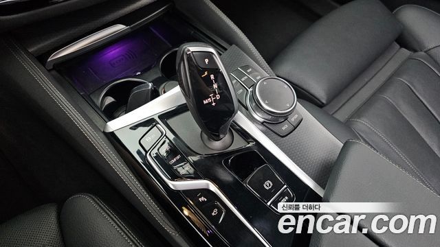 BMW 5 Series (G30) 520i M Sport 2023 — фото 9