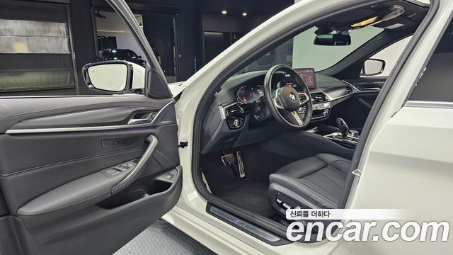 BMW 5 Series (G30) 520i M Sport 2023 — фото 10
