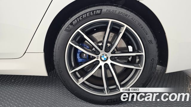 BMW 5 Series (G30) 520i M Sport 2023 — фото 21