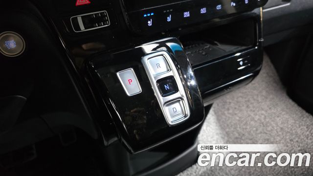 Hyundai Staria L3.5 Lounge 9-Seater Prestige 2022 — фото 9