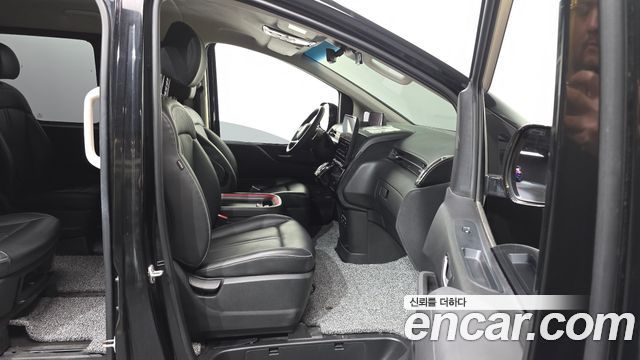 Hyundai Staria L3.5 Lounge 9-Seater Prestige 2022 — фото 11