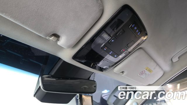 Hyundai Staria L3.5 Lounge 9-Seater Prestige 2022 — фото 19