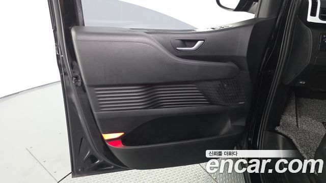 Hyundai Staria L3.5 Lounge 9-Seater Prestige 2022 — фото 24