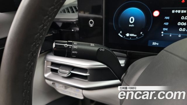 Hyundai Grandeur (GN7) 2,5 Gasoline 2WD Premium 2023 — фото 17