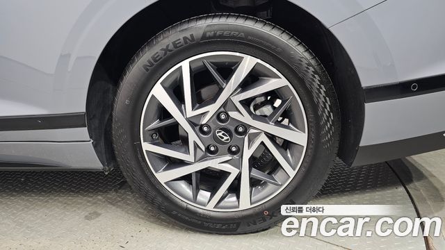 Hyundai Grandeur (GN7) 2,5 Gasoline 2WD Premium 2023 — фото 21