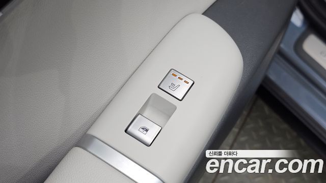 Hyundai Grandeur (GN7) 2,5 Gasoline 2WD Premium 2023 — фото 30