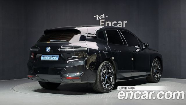 BMW iX xDrive50 Sports Plus 2022 — фото 2