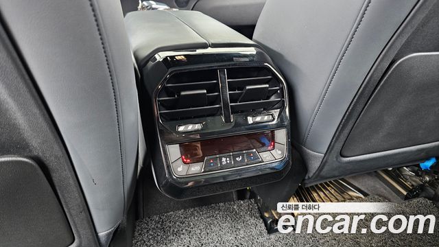 BMW iX xDrive50 Sports Plus 2022 — фото 31