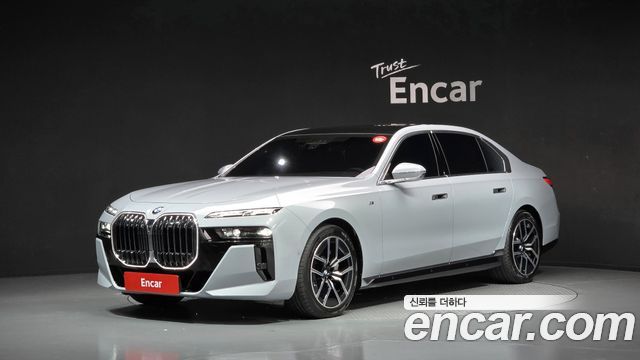 BMW 7 Series (G70) 740i xDrive M Sport 2025 — фото 1