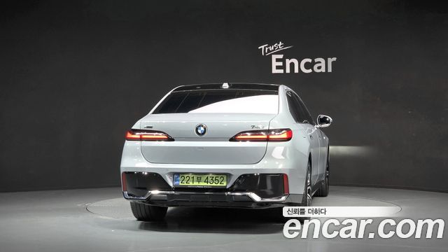 BMW 7 Series (G70) 740i xDrive M Sport 2025 — фото 4