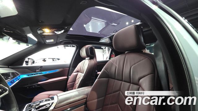 BMW 7 Series (G70) 740i xDrive M Sport 2025 — фото 17
