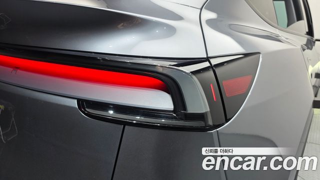 Tesla Model Y RWD 2025 — фото 23
