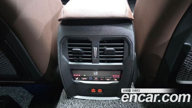 BMW i4 eDrive40 M Sports Pro 2023 — фото 30