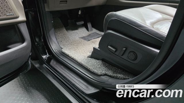 Kia Carnival (IV) HEV 7seater Signature 2025 — фото 31