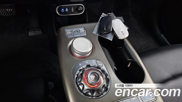 Genesis GV60 Standard AWD 2022 — фото 9