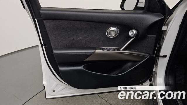 Genesis GV60 Standard AWD 2022 — фото 24