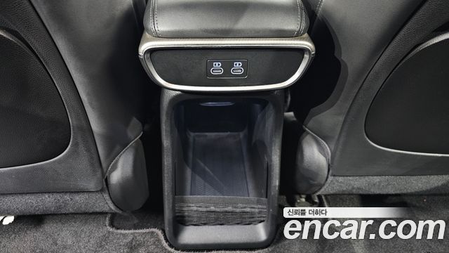 Genesis GV60 Standard AWD 2022 — фото 31